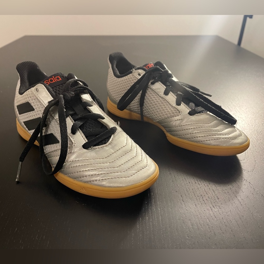 Adidas Sala Predator Soccer Shoes Sneakers Size 2